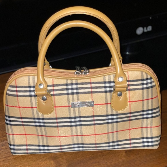 Authentic Burberry Blue Label Small Hand Purse - Picture 1 of 6